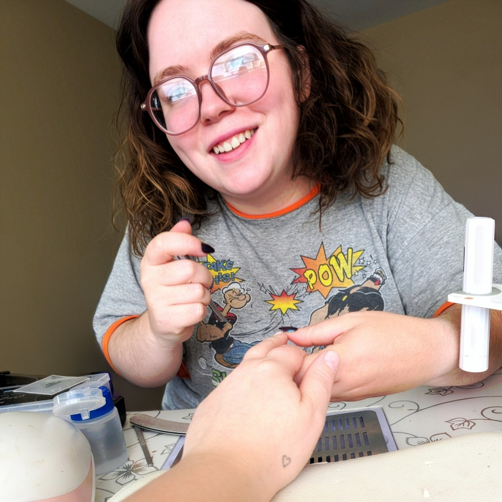 Emmo crafting press-on nails
